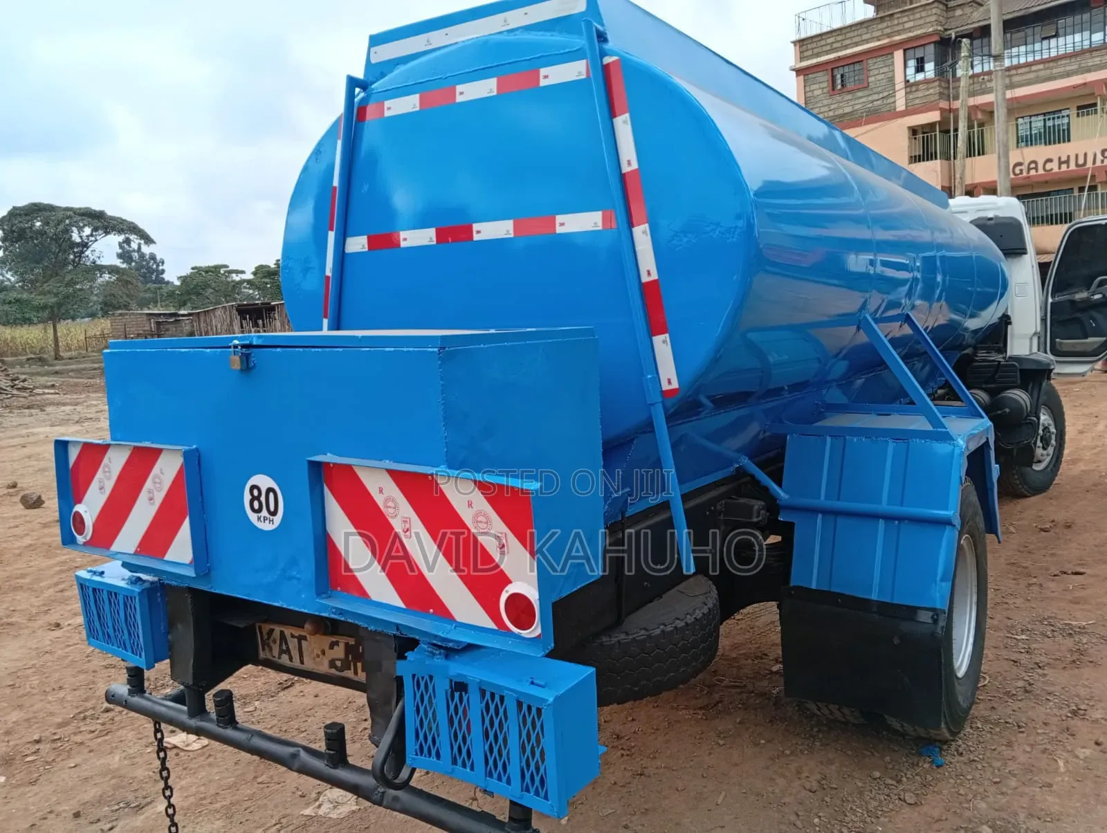 Mitsubishi Fuso Kifaru Water Bowser