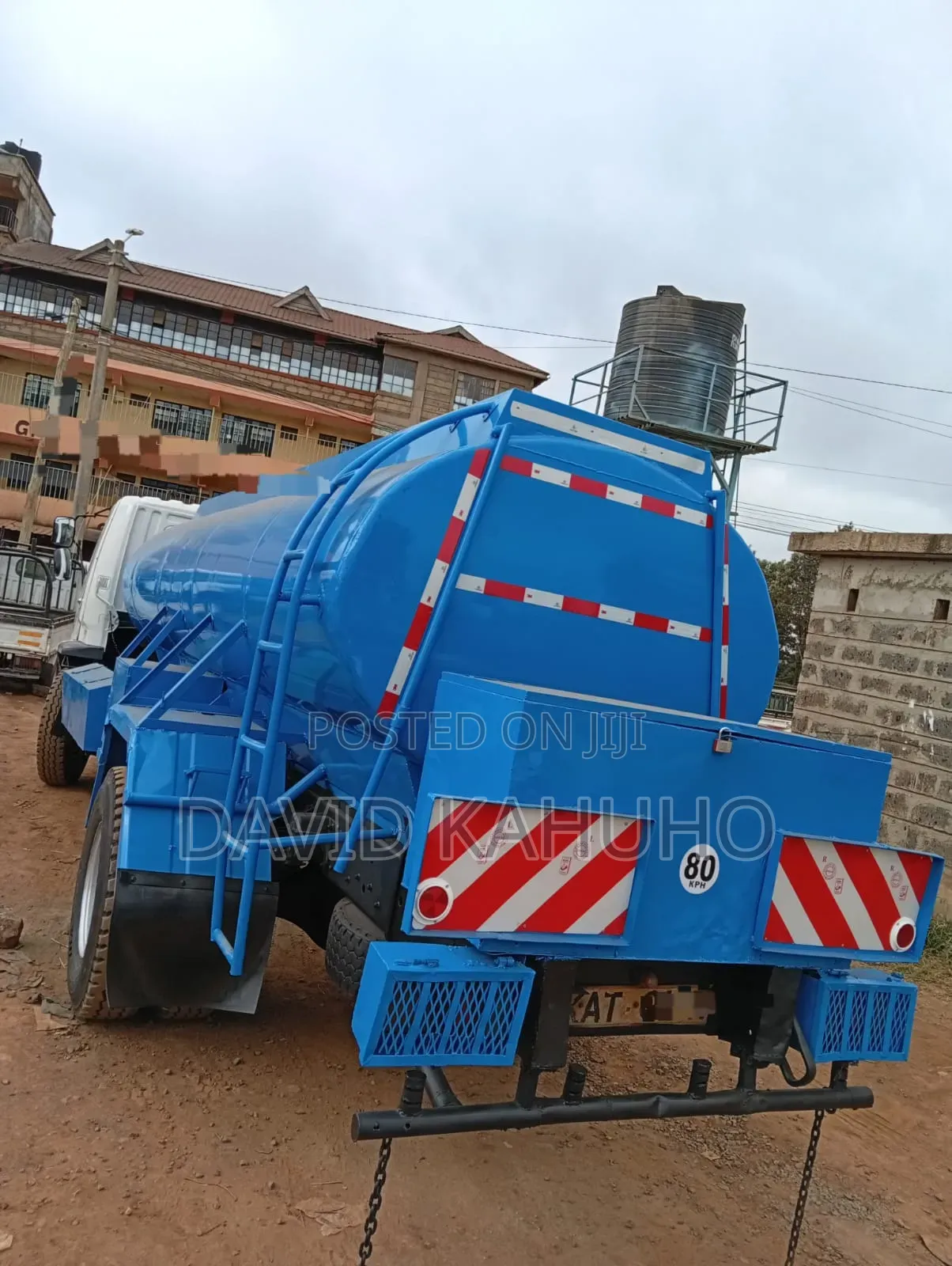 Mitsubishi Fuso Kifaru Water Bowser