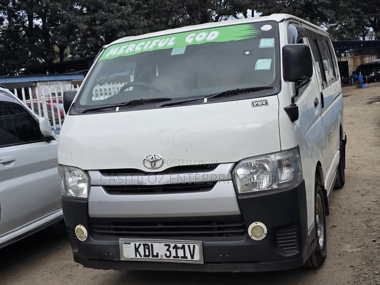 Toyota HiAce 2015 White