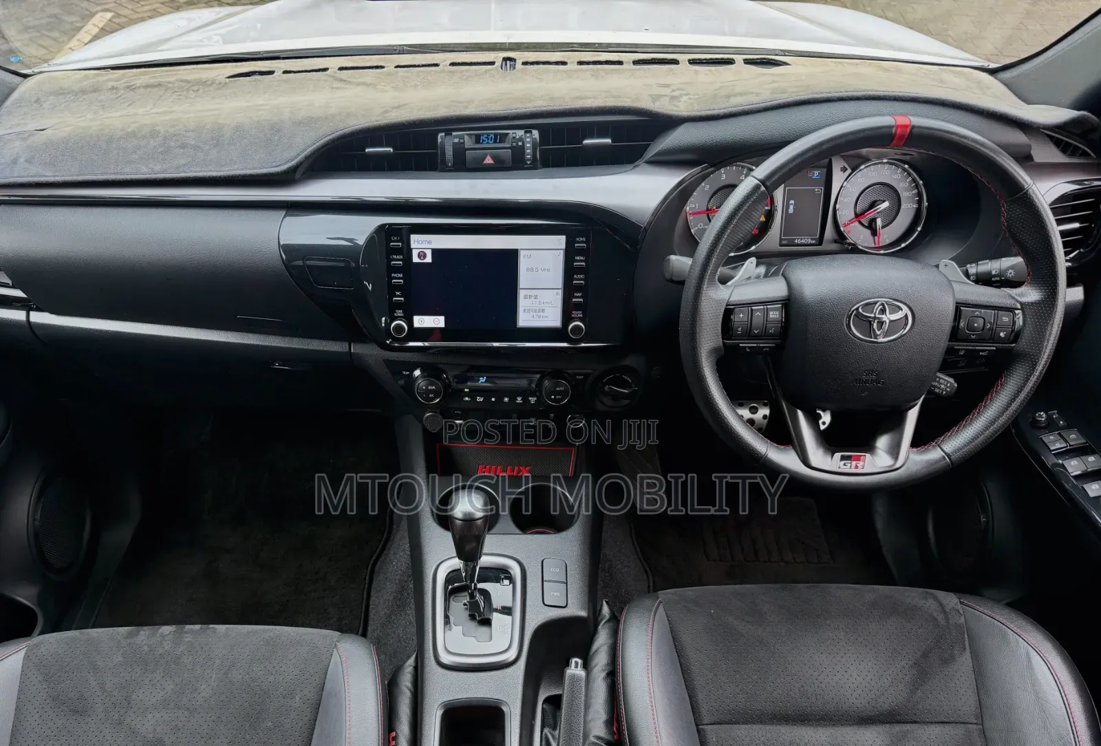 Toyota Hilux 2021 White
