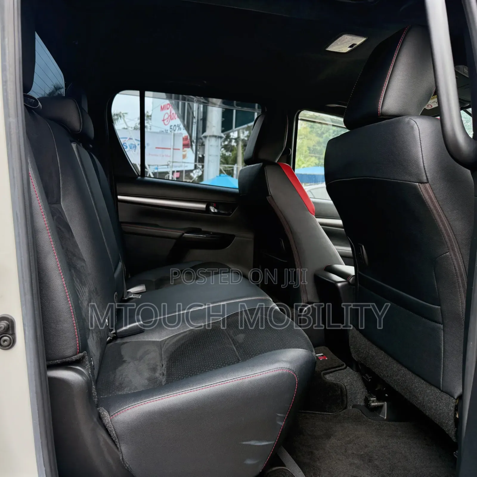 Toyota Hilux 2021 White