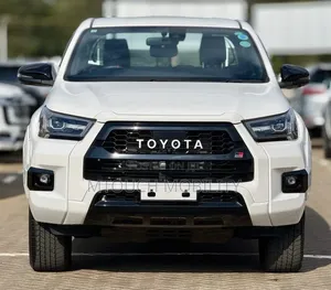 Toyota Hilux 2021 White