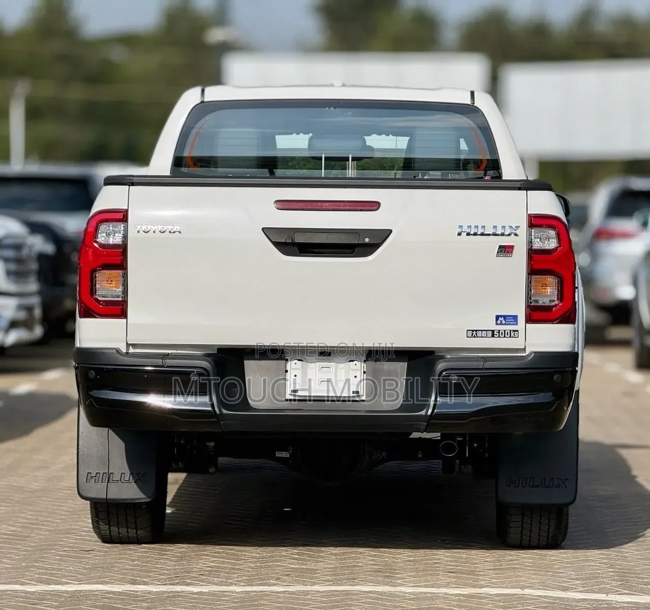 Toyota Hilux 2021 White