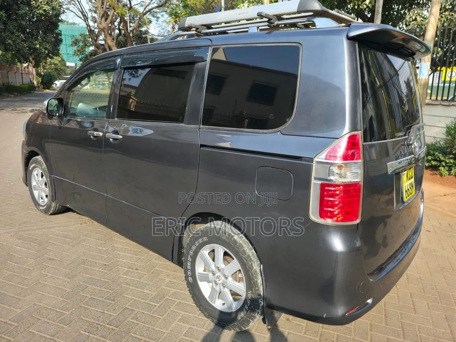 Toyota Noah 2008 Gray