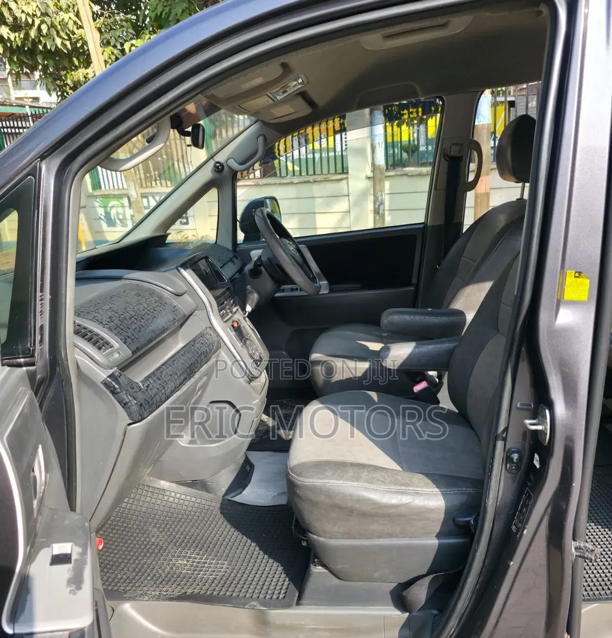 Toyota Noah 2008 Gray