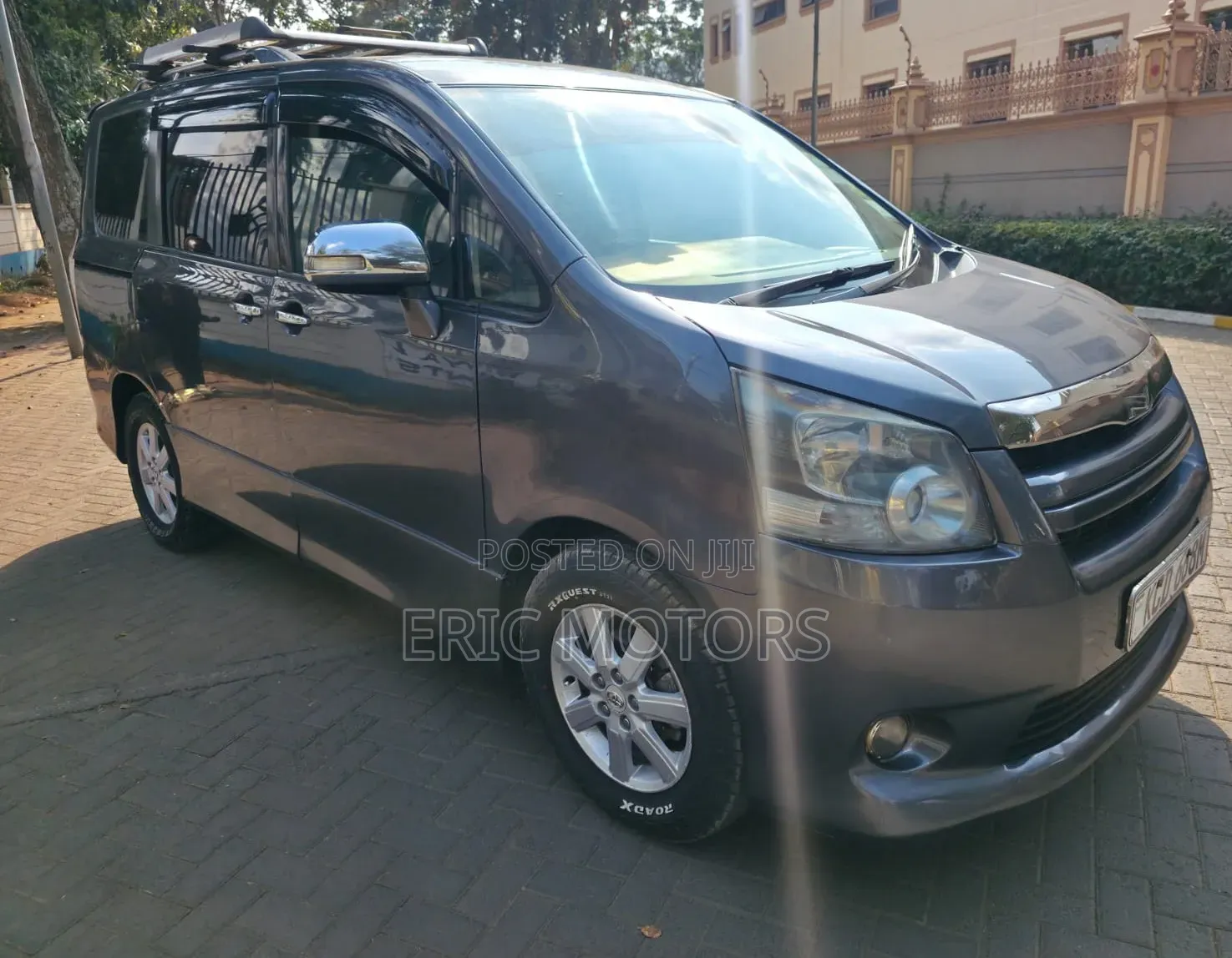 Toyota Noah 2008 Gray