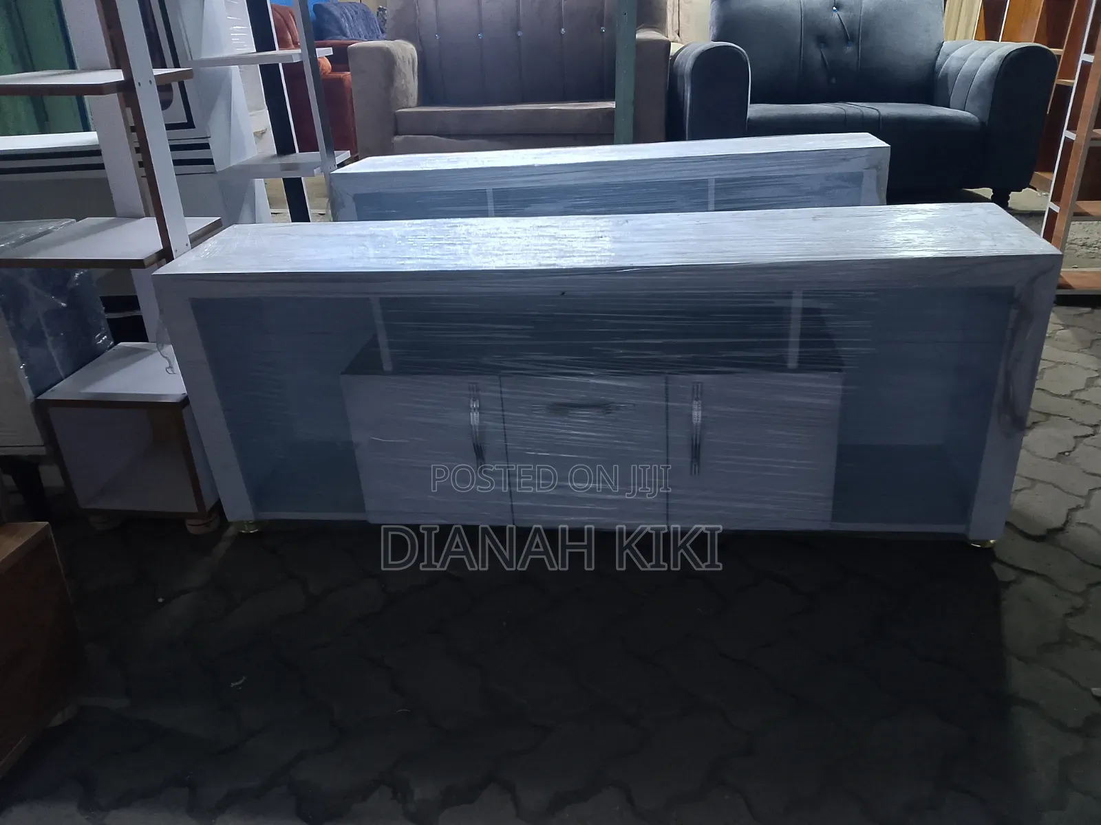 5fts Sprayed TV Stand With Light