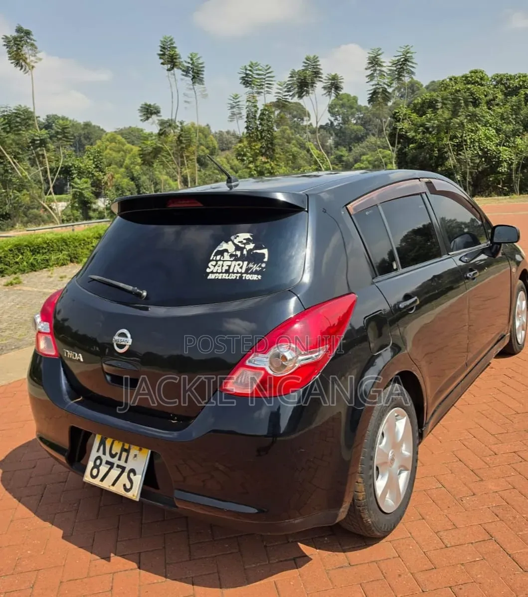 Nissan Tiida 2009 Black