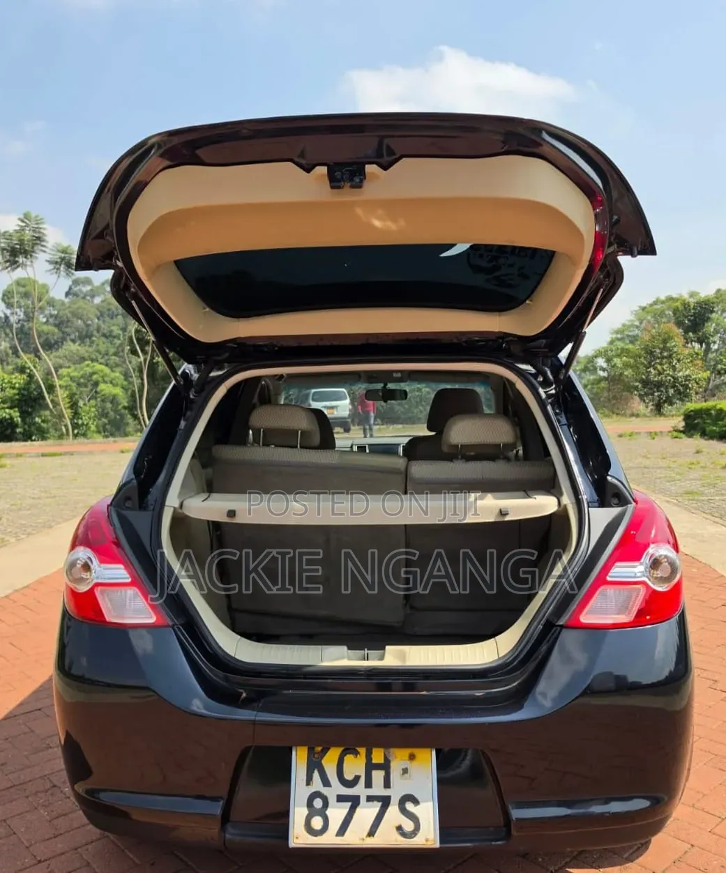 Nissan Tiida 2009 Black