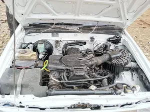 Toyota Hilux 1999 White