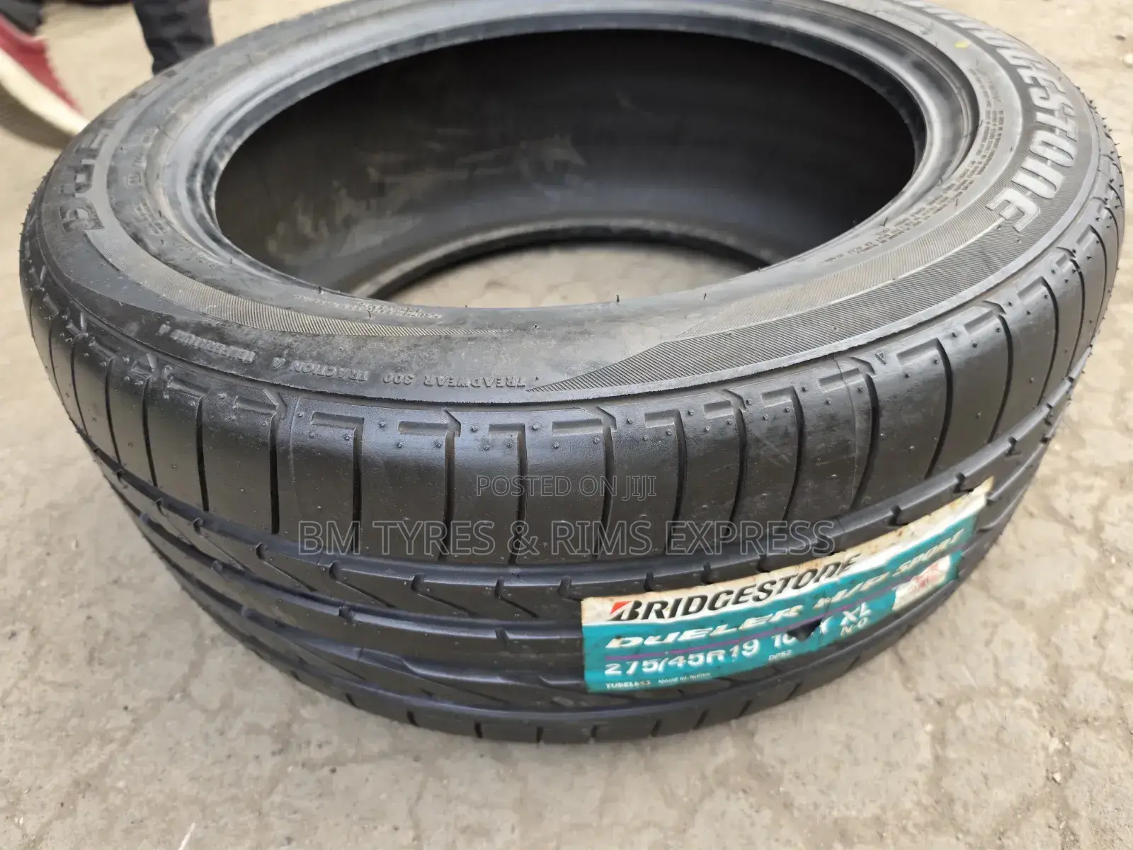 275 /45 R19 BRIDGESTONE TIRES (Japan)