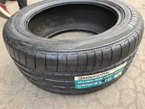 275 /45 R19 BRIDGESTONE TIRES (Japan)