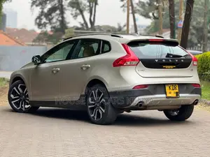 Volvo V40 2017 Beige