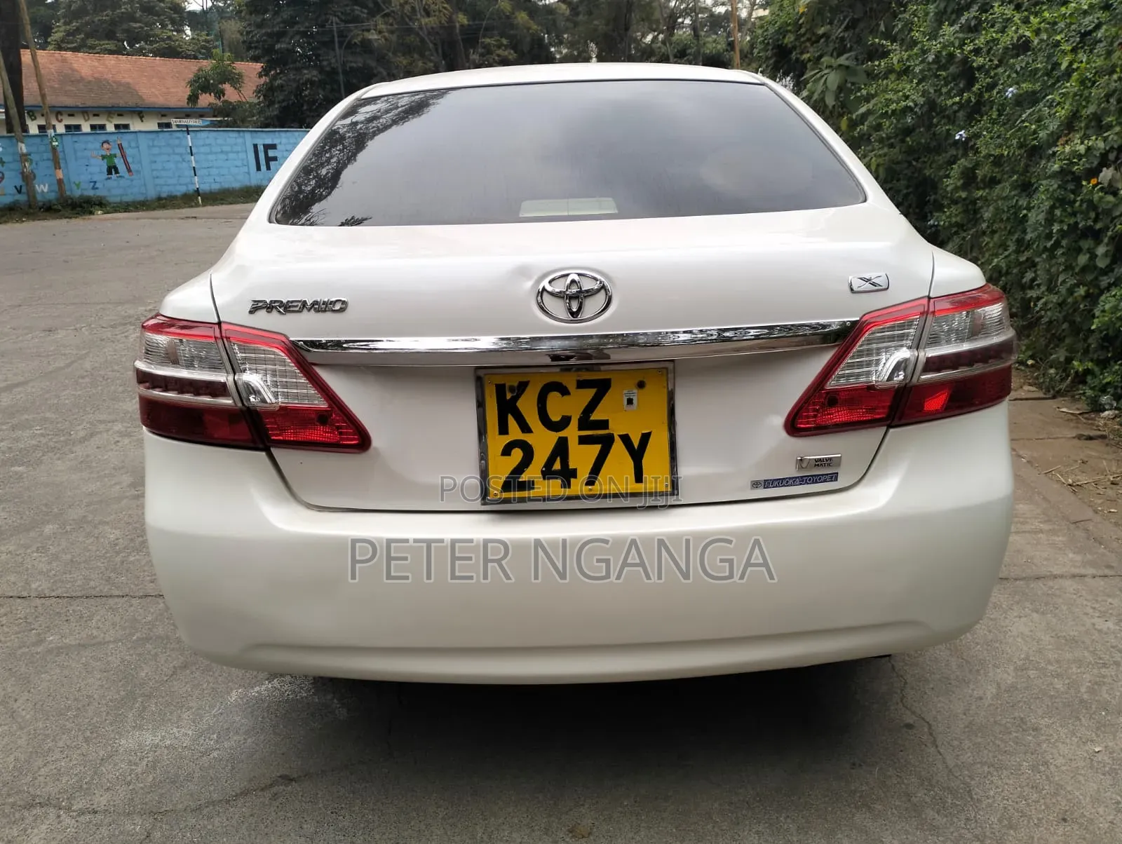Toyota Premio 2013 Off white