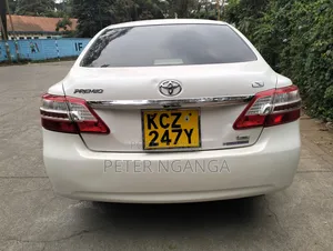 Toyota Premio 2013 Off white