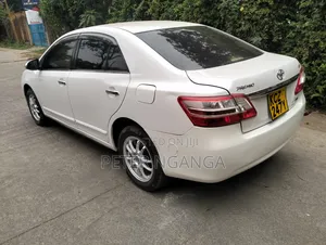 Toyota Premio 2013 Off white