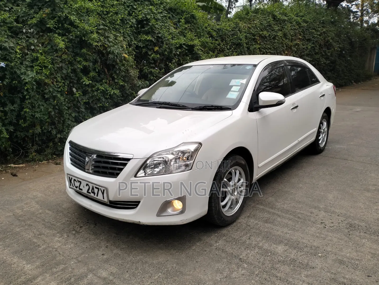 Toyota Premio 2013 Off white