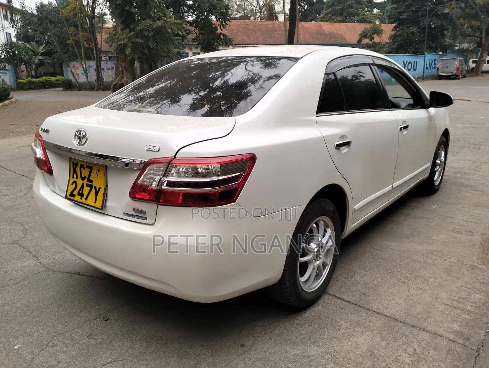 Toyota Premio 2013 Off white