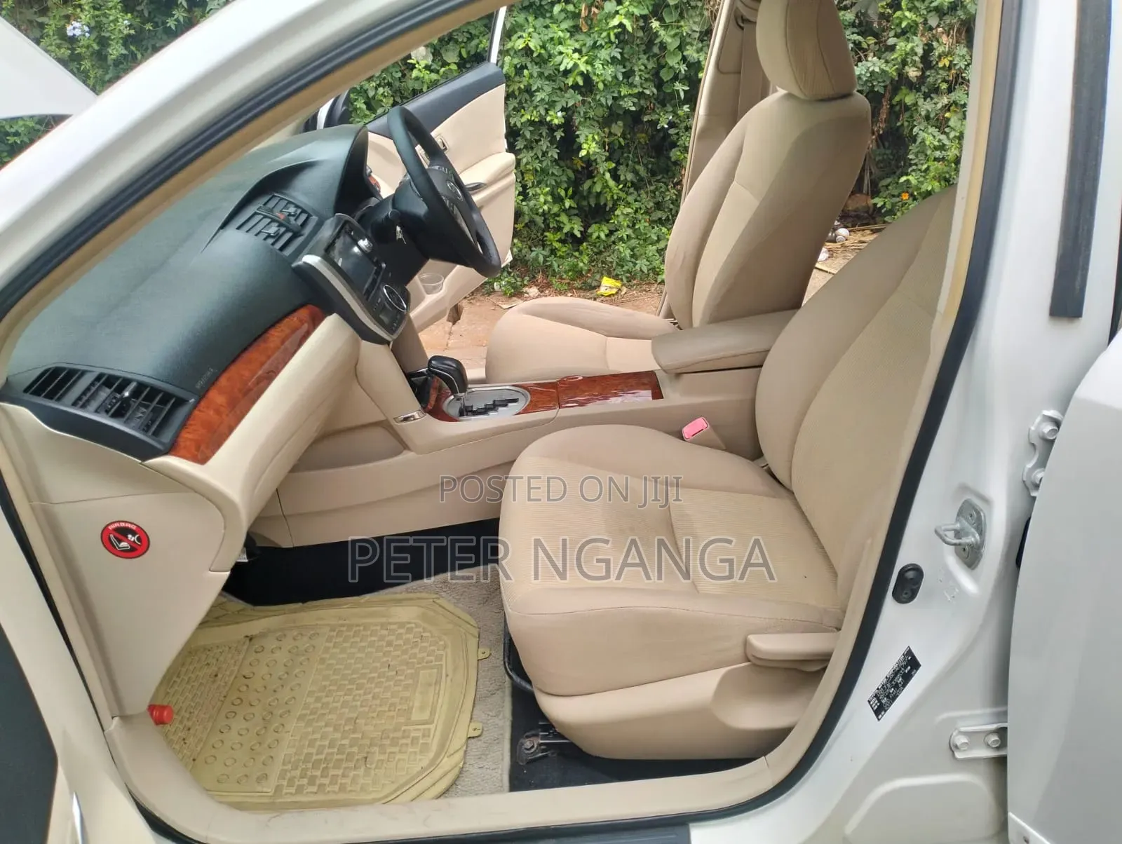 Toyota Premio 2013 Off white