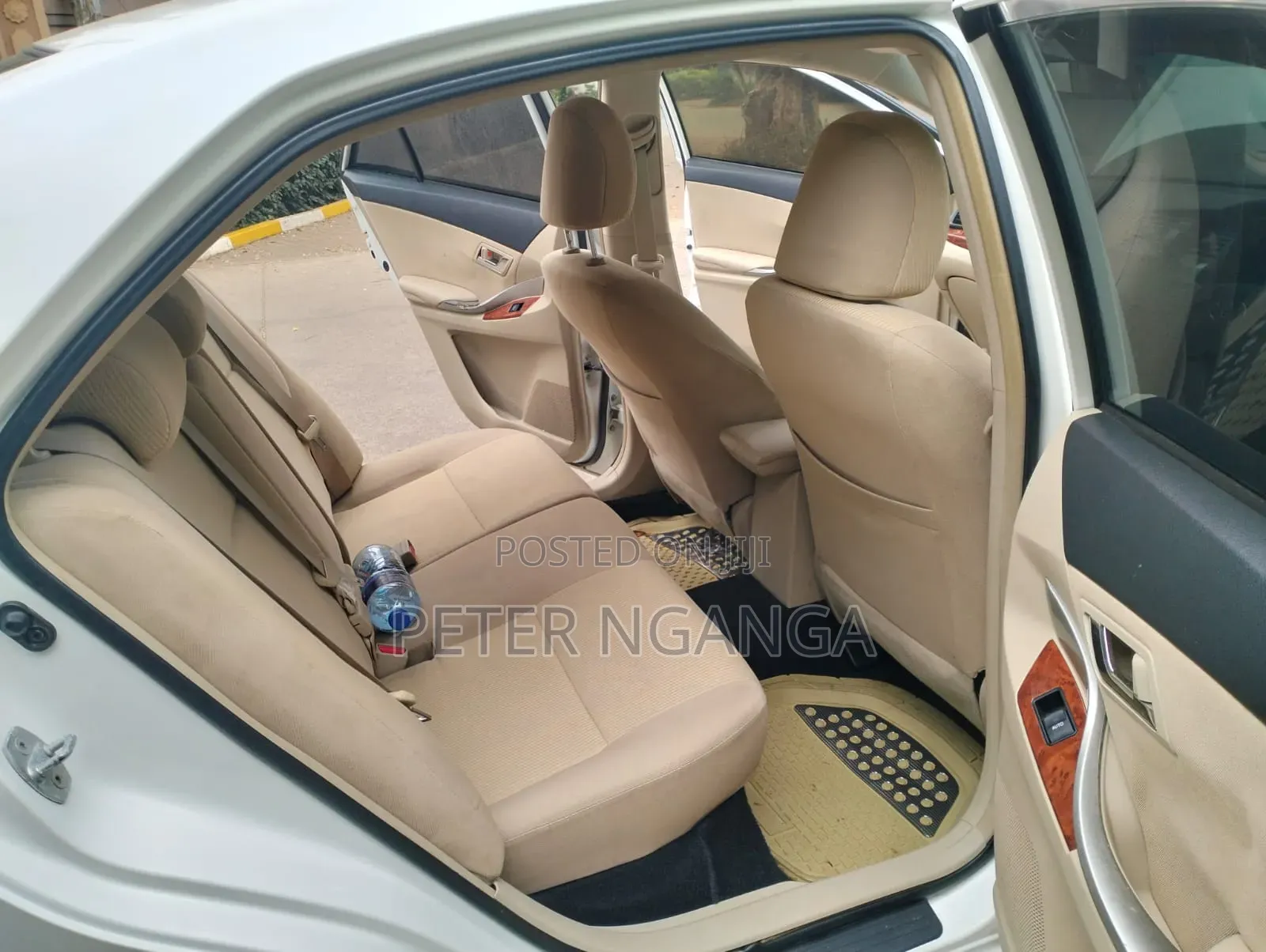 Toyota Premio 2013 Off white