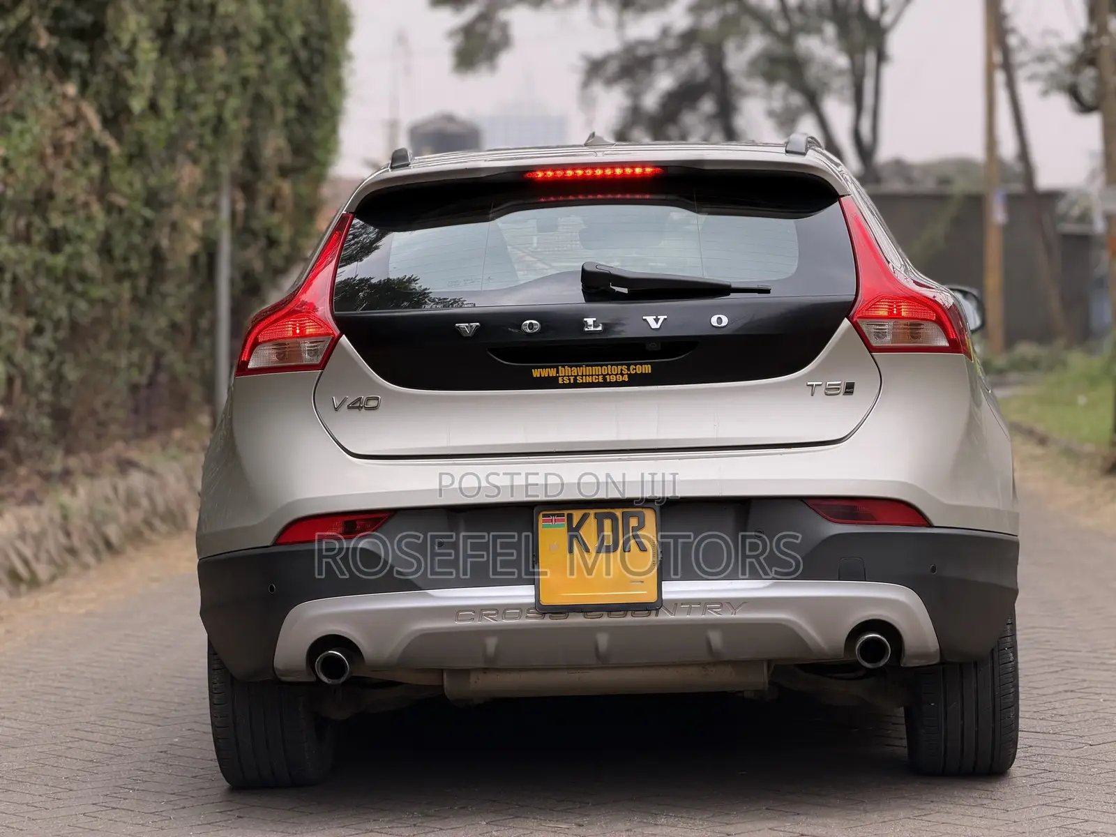Volvo V40 2017 Gold