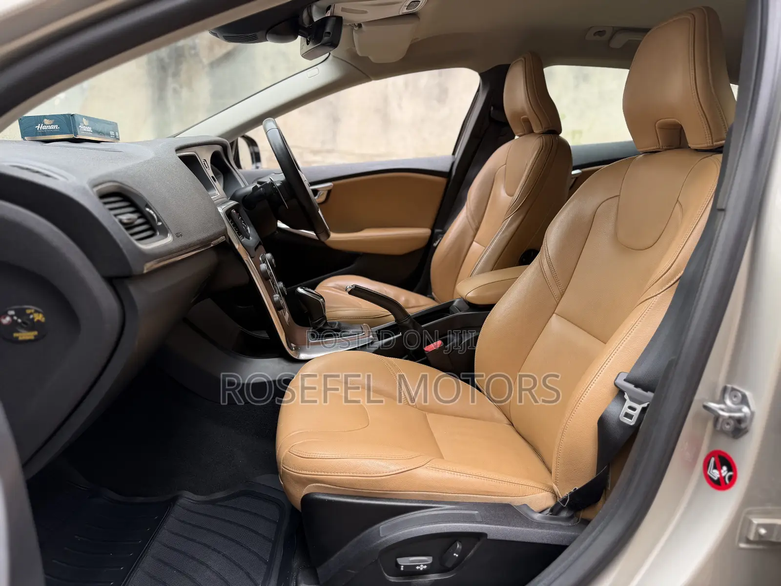Volvo V40 2017 Gold