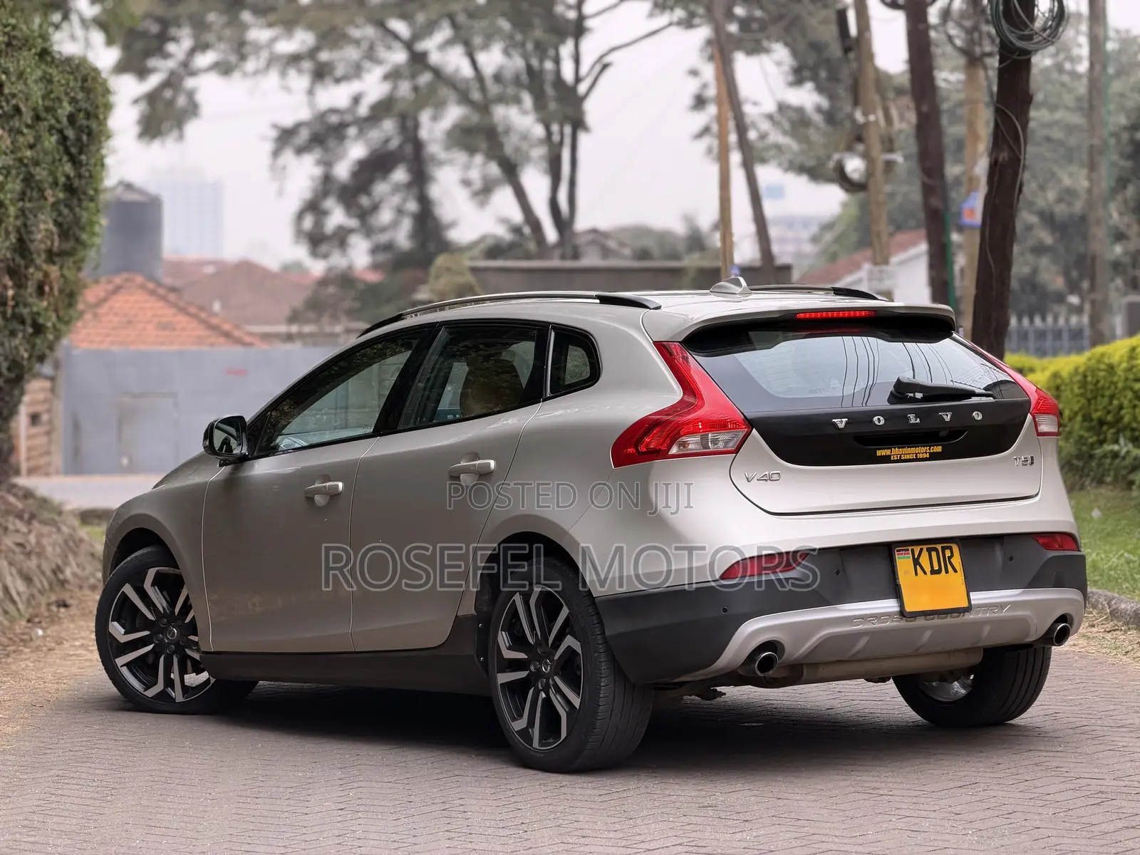 Volvo V40 2017 Gold