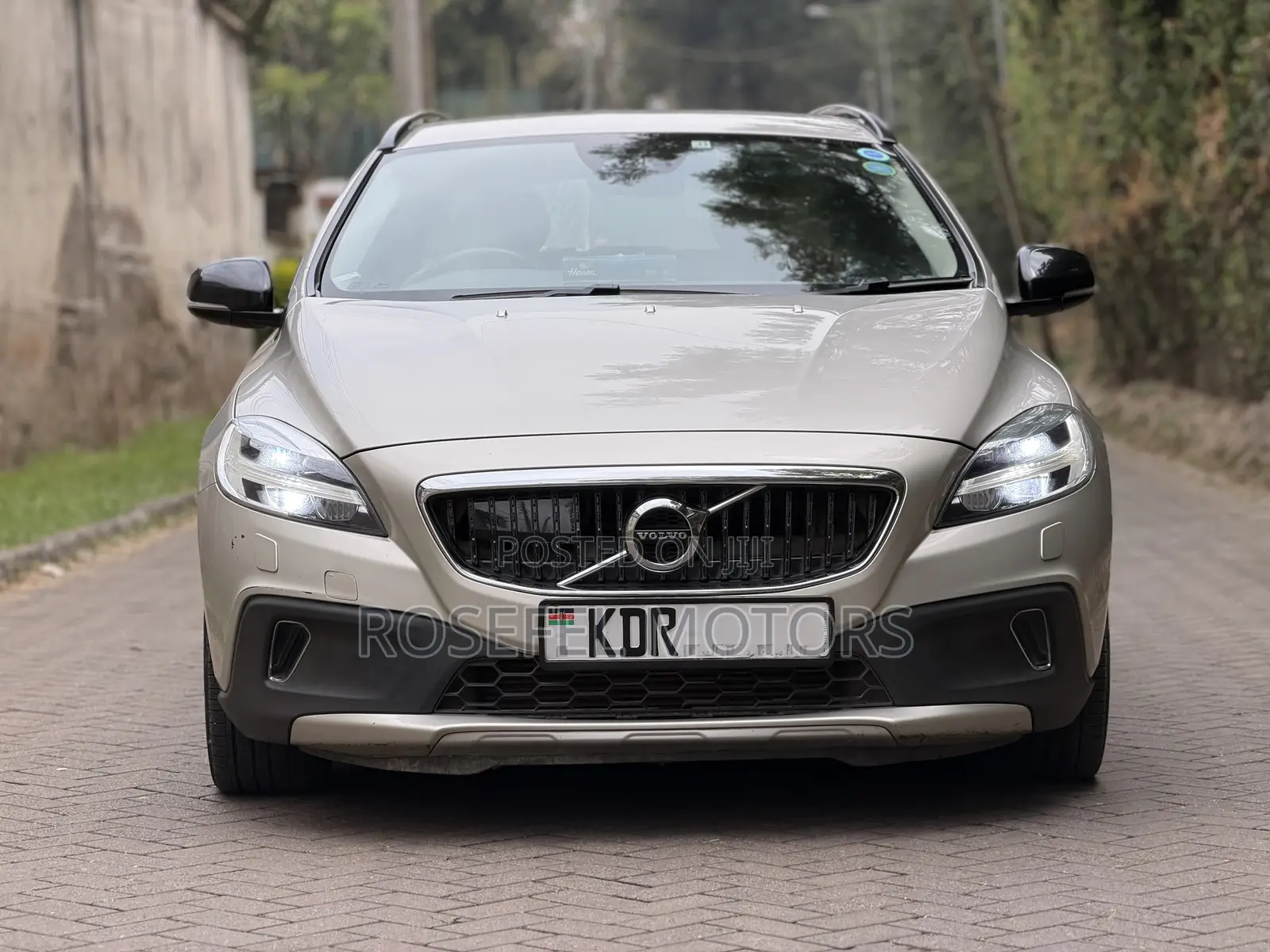 Volvo V40 2017 Gold