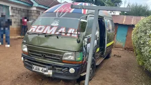 Toyota HiAce 2002 Green