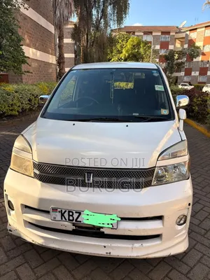 Toyota Voxy 2007 White