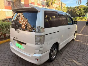Toyota Voxy 2007 White