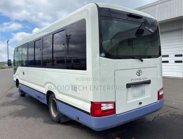 Toyota Coaster 2019 White - thumbnail 3