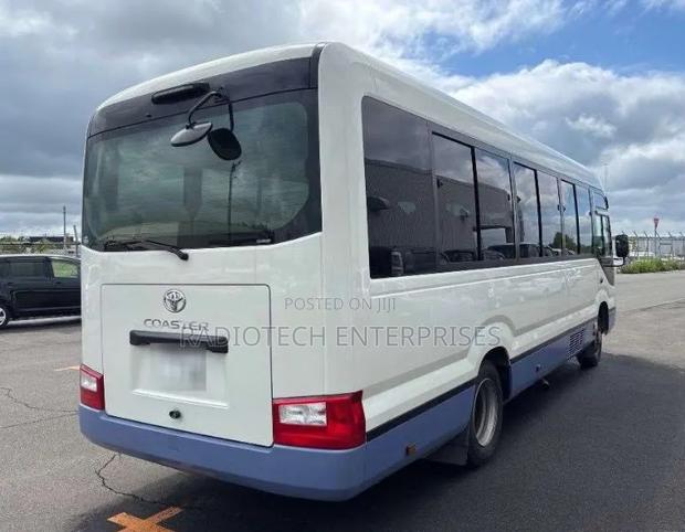 Toyota Coaster 2019 White - thumbnail 4
