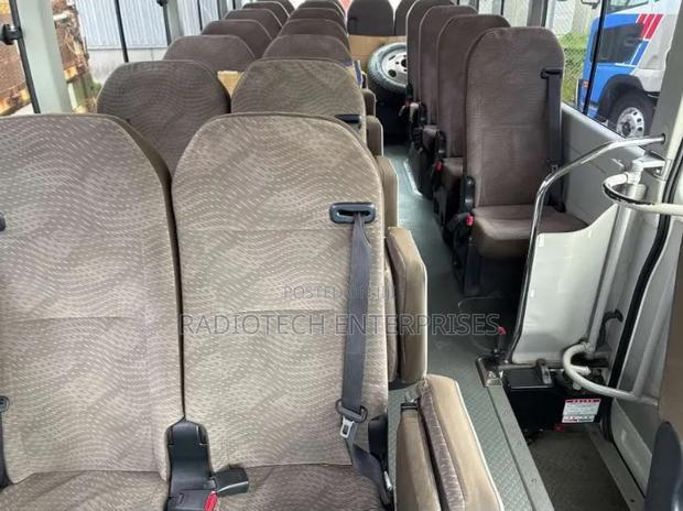 Toyota Coaster 2019 White - thumbnail 10