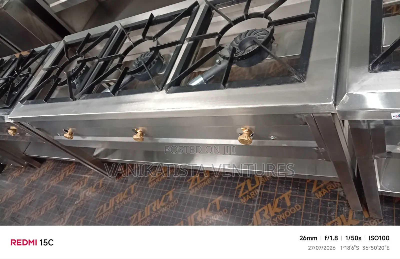 Stainless Steel Pro 3-Burners Stove for Hotels.