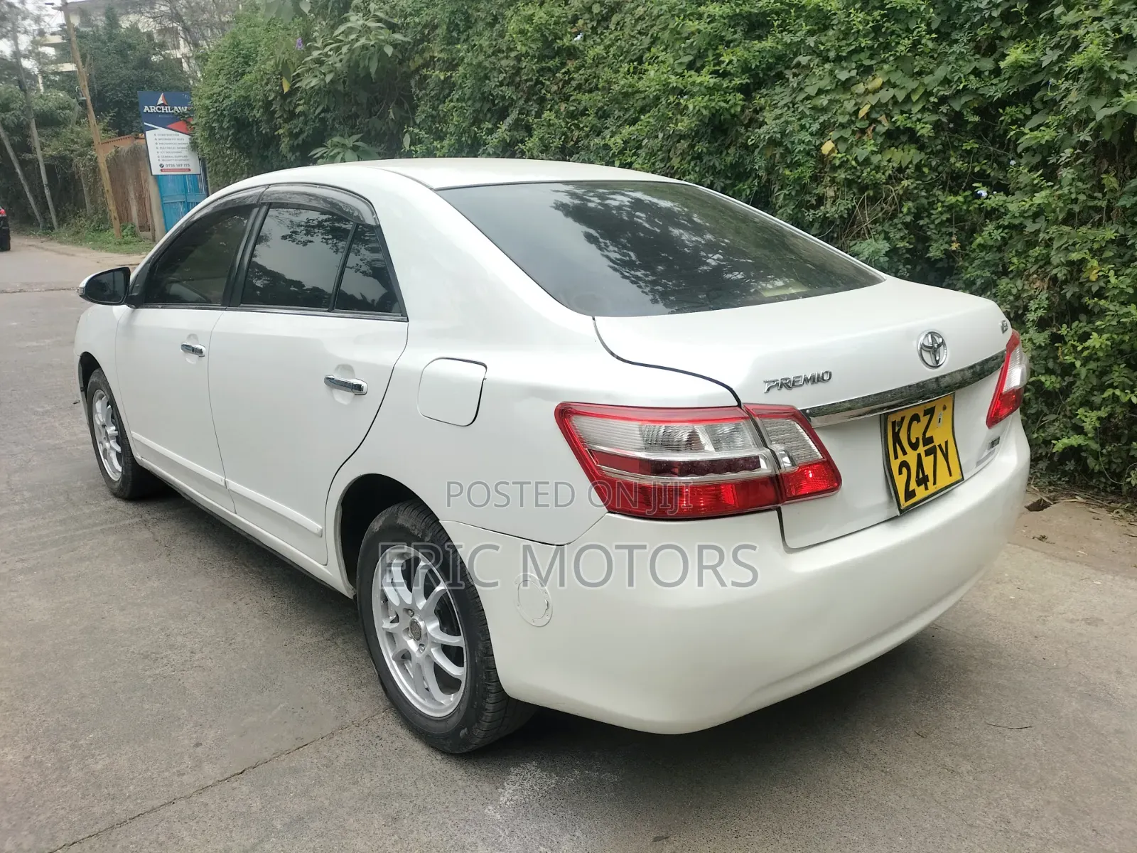 Toyota Premio 2013 White