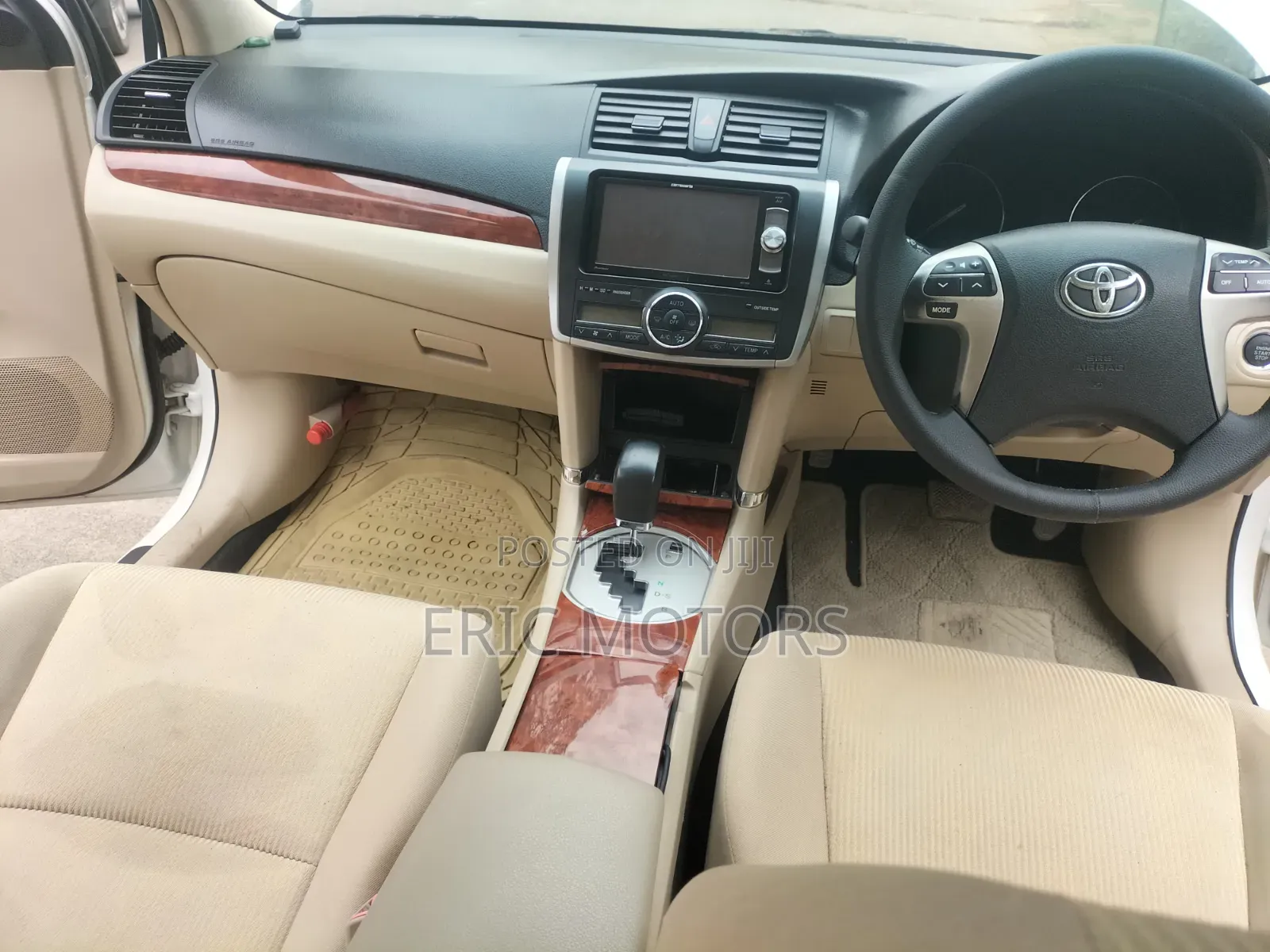 Toyota Premio 2013 White