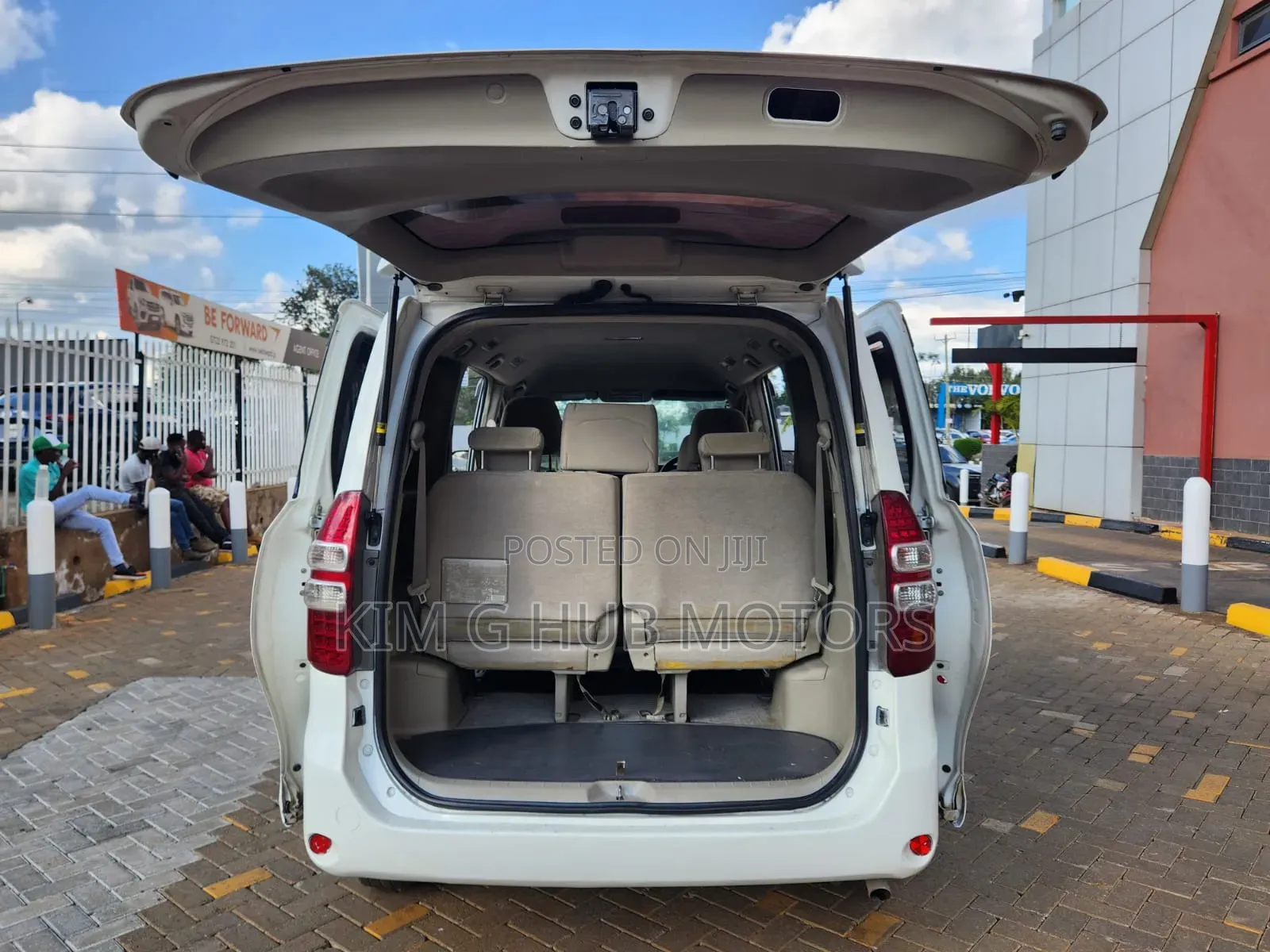 Toyota Noah 2011 Pearl