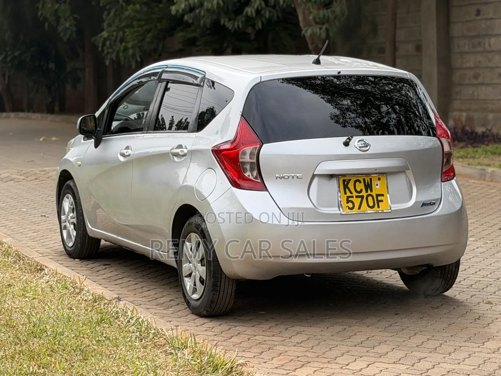 Nissan Note 2012 Silver