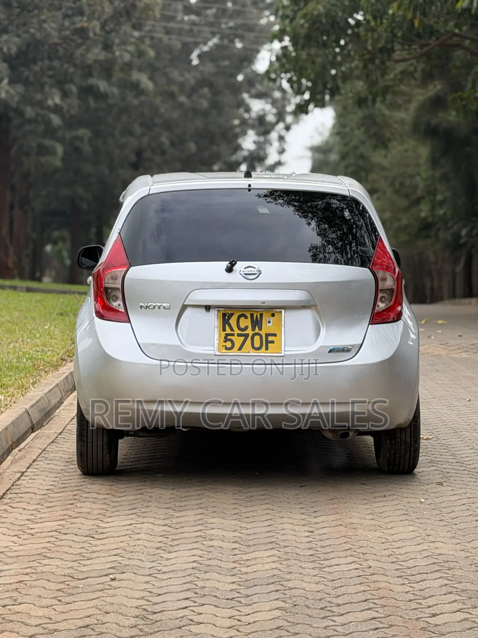 Nissan Note 2012 Silver