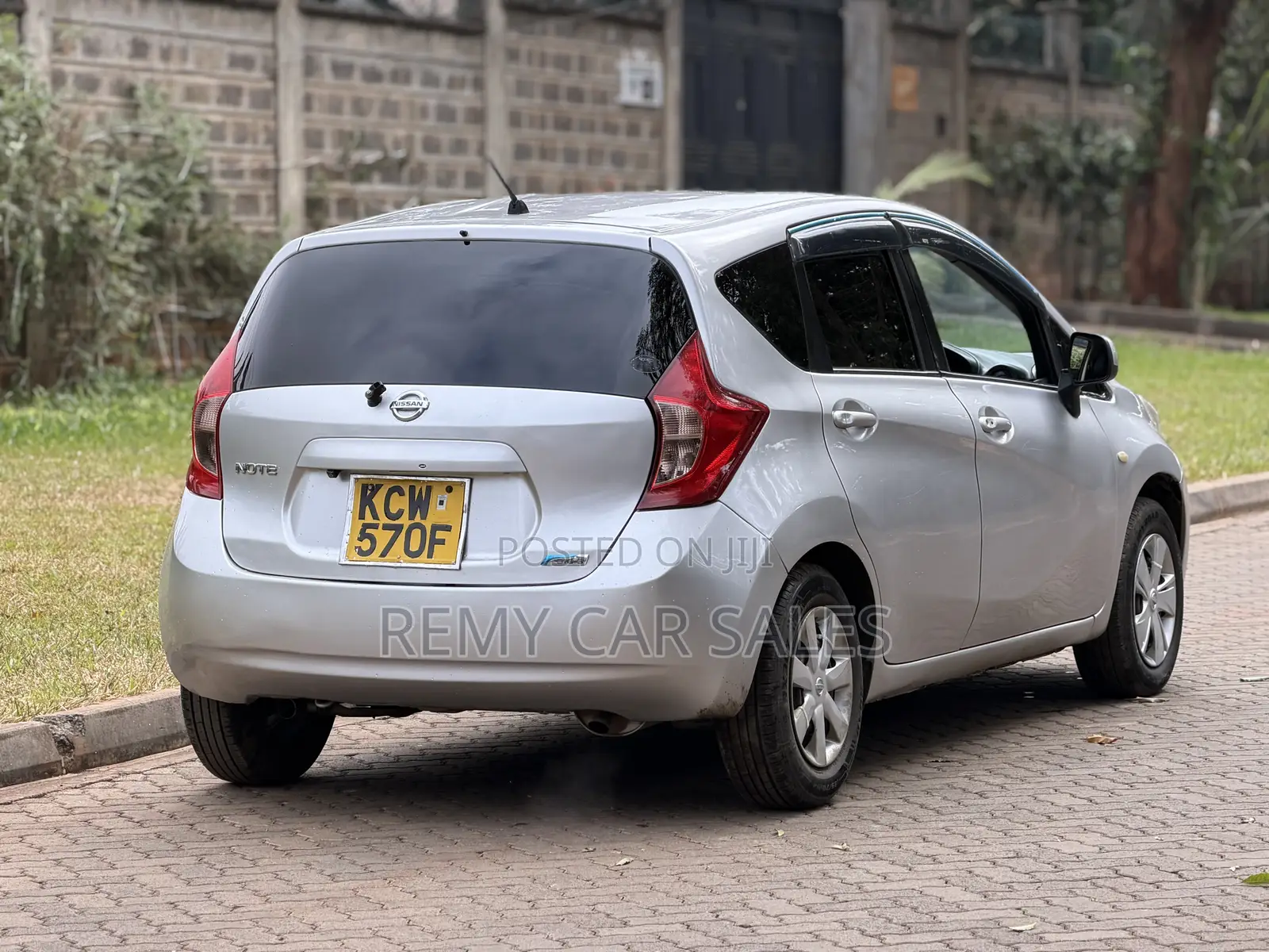 Nissan Note 2012 Silver