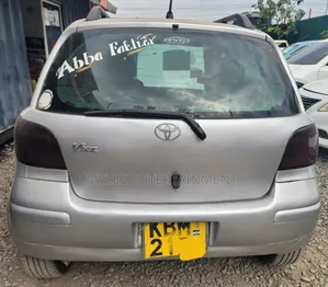 Toyota Vitz 1.3 FWD 5dr 2003 Silver