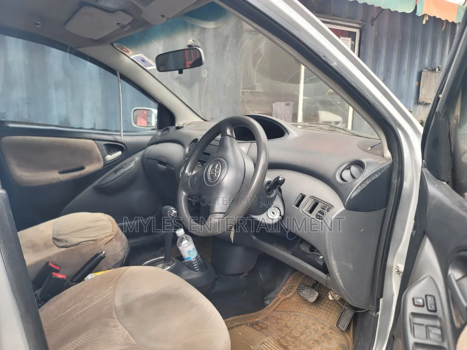 Toyota Vitz 1.3 FWD 5dr 2003 Silver