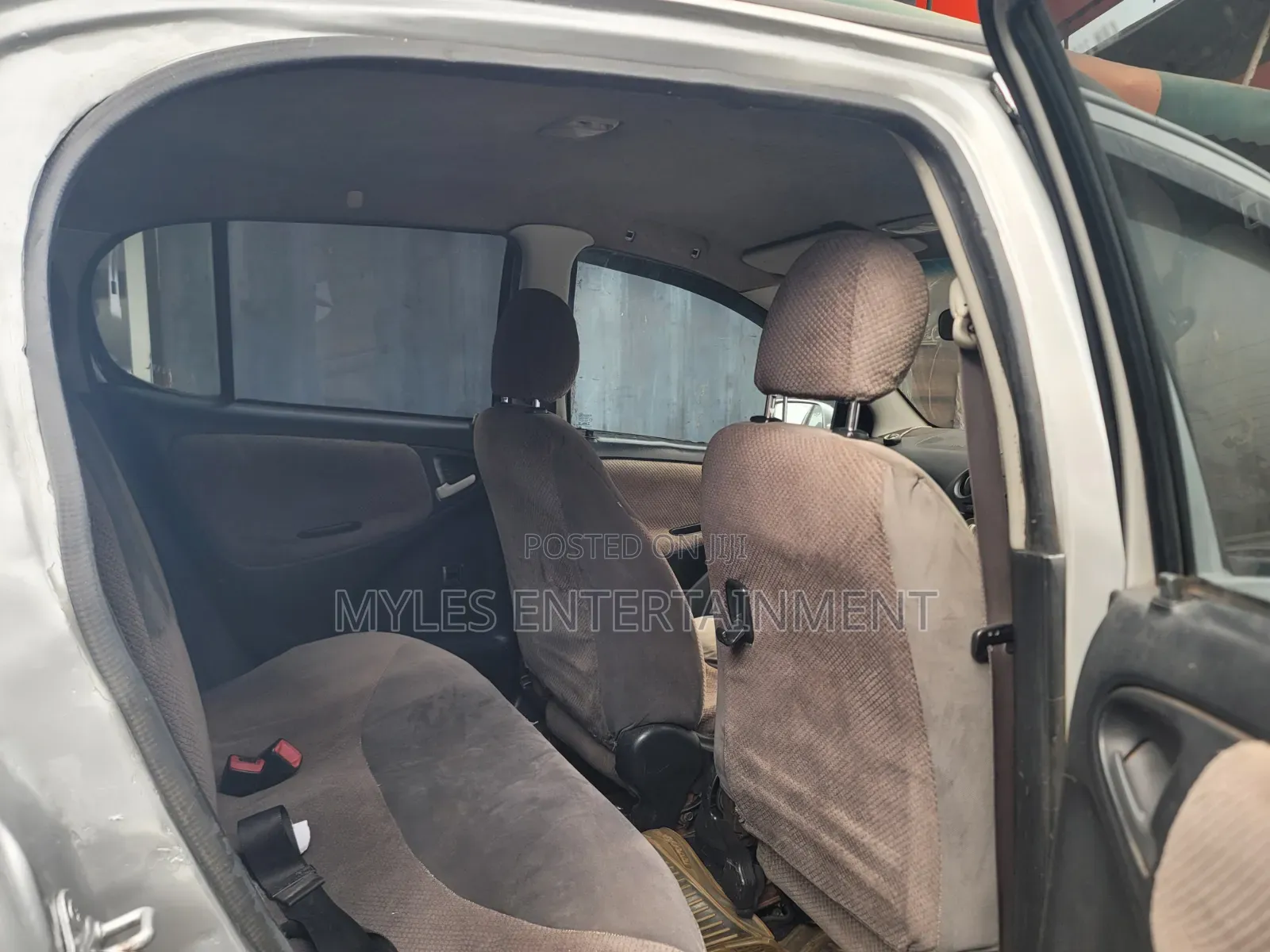 Toyota Vitz 1.3 FWD 5dr 2003 Silver