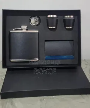 Whiskey Flask Gift Set