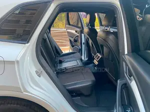 Audi Q5 2.0T Premium AWD quattro 2018 White
