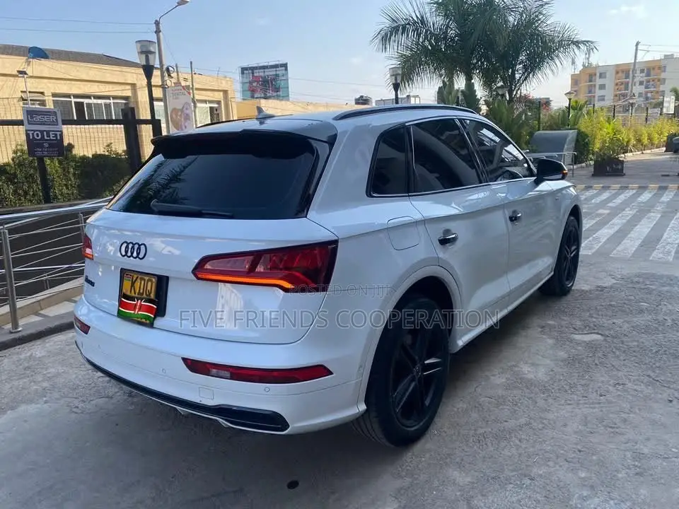 Audi Q5 2.0T Premium AWD quattro 2018 White