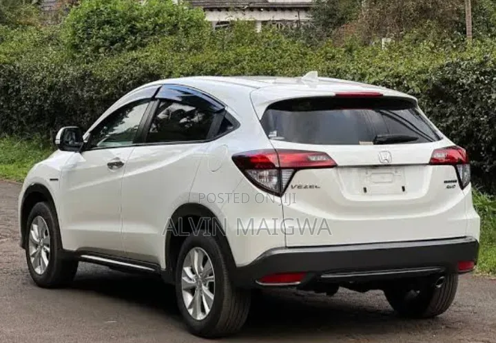 Honda Vezel 2017 White