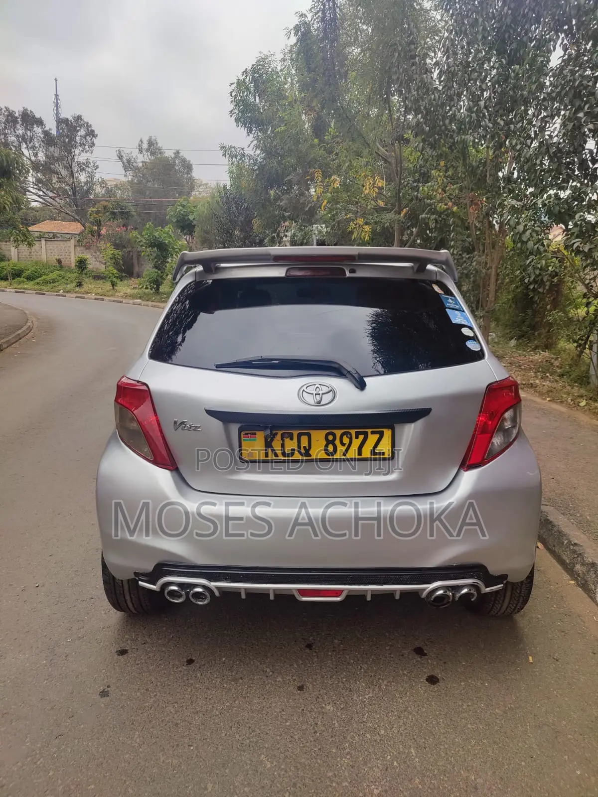 Toyota Vitz 2011 Silver