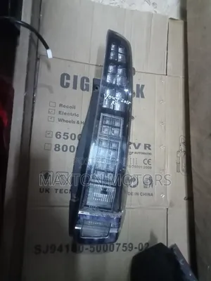 Toyota Voxy Zr80 ,85 Taillight